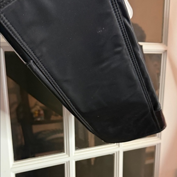 Tory Burch Black Glossy Logo Tote - Picture 3 of 8